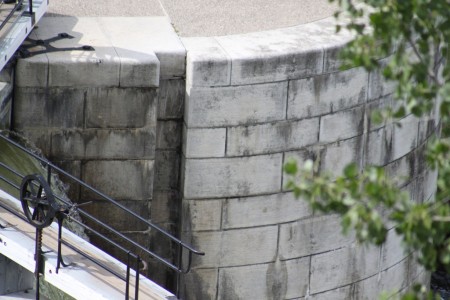 «En portant attention aux murs du canal, on perçoit plus facilement les matériaux qui entrent dans leur composition.»